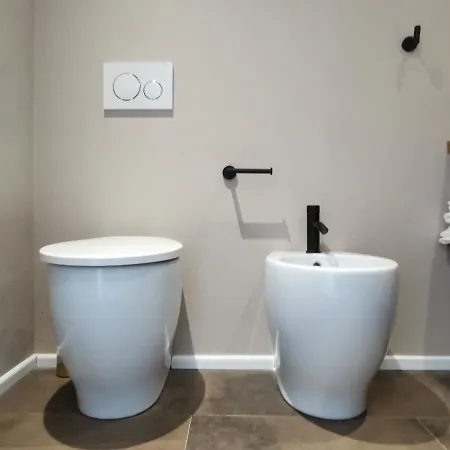 Express Traveller's Front Station Fs Privat Parking Parma