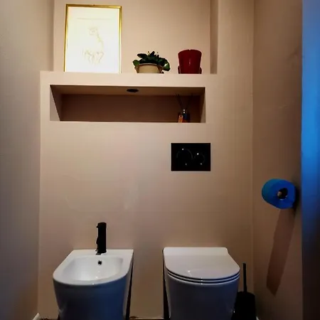 Express Traveller's Front Station Fs Privat Parking * Parma