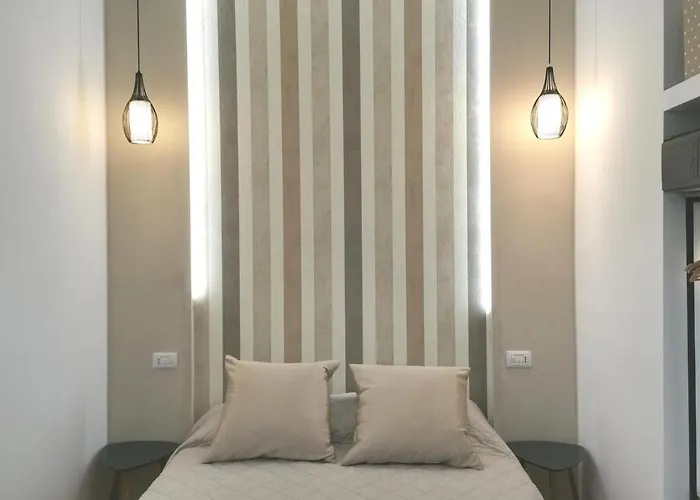 Parma Express Traveller'S Lodging Front Station Fs With Covered Parking 파르마