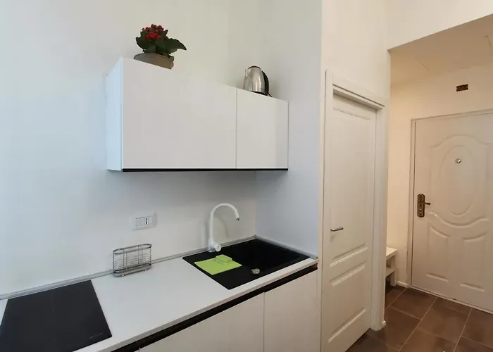 Parma Express Traveller'S Lodging Front Station Fs With Covered Parking 아파트