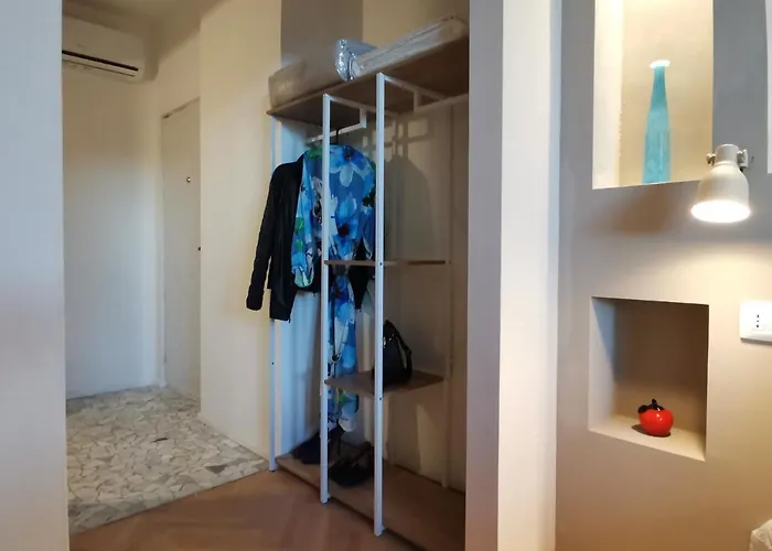 Parma Express Traveller'S Lodging Front Station Fs With Covered Parking 아파트