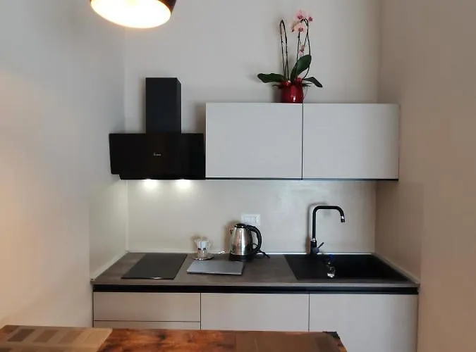 Parma Express Traveller'S Lodging Front Station Fs With Covered Parking 아파트