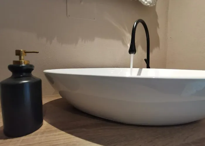 아파트 Parma Express Traveller'S Lodging Front Station Fs With Covered Parking *