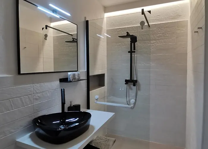 아파트 Parma Express Traveller'S Lodging Front Station Fs With Covered Parking *