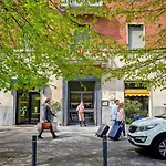 Express Traveller's Front Station Fs Covered Parking Apartment Parma