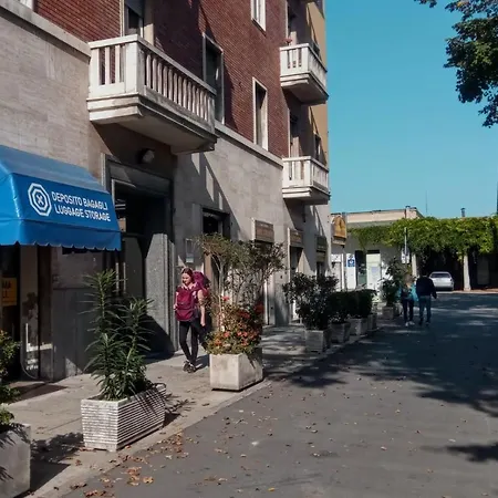 Parma Express Traveller'S Lodging Front Station Fs With Covered Parking Parma