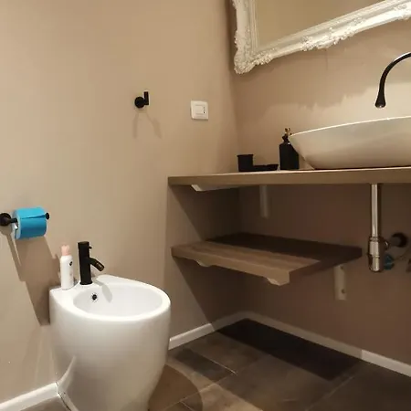 アパート Express Traveller's Front Station Fs Privat Parking *