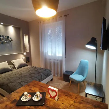 Express Traveller's Front Station Fs Privat Parking Apartamento