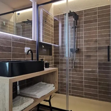 Express Traveller's Front Station Fs Privat Parking パルマ