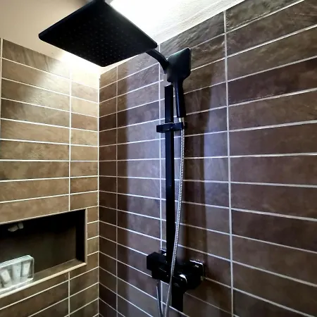 Express Traveller's Front Station Fs Privat Parking * パルマ