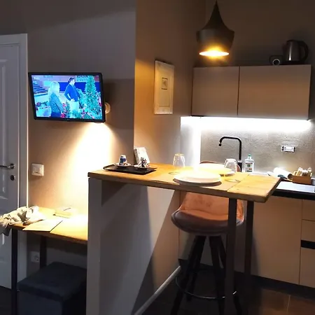 Express Traveller's Front Station Fs Privat Parking Free Apartment Parma