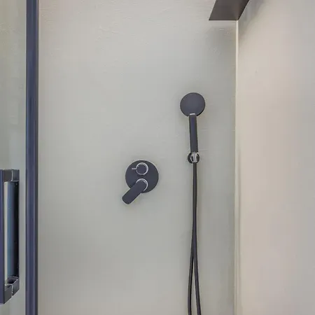 Express Traveller's Front Station Fs Covered Parking Apartment *