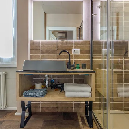 Express Traveller's Front Station Fs Covered Parking Apartment
