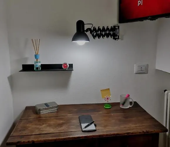 Parma Express Traveller'S Lodging Front Station Fs With Covered Parking Parma