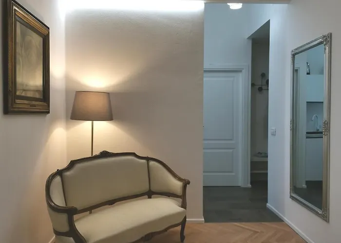 Appartamento Parma Express Traveller'S Lodging Front Station Fs With Covered Parking *