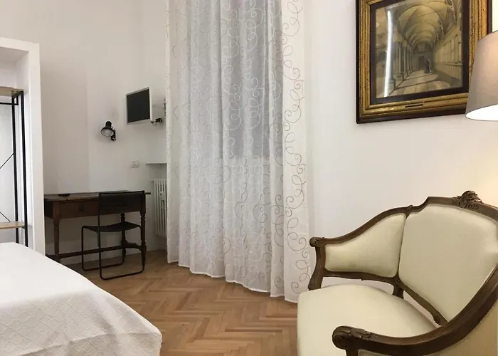 Appartamento Parma Express Traveller'S Lodging Front Station Fs With Covered Parking