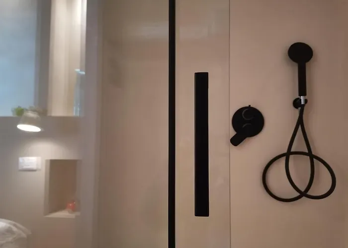 Parma Express Traveller'S Lodging Front Station Fs With Covered Parking Apartment