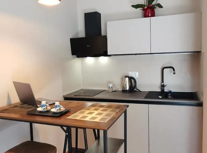 Parma Express Traveller'S Lodging Front Station Fs With Covered Parking Apartment Parma