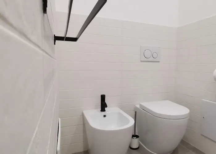 Parma Express Traveller'S Lodging Front Station Fs With Covered Parking * Parma