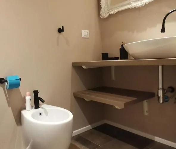 Appartamento Parma Express Traveller'S Lodging Front Station Fs With Covered Parking *