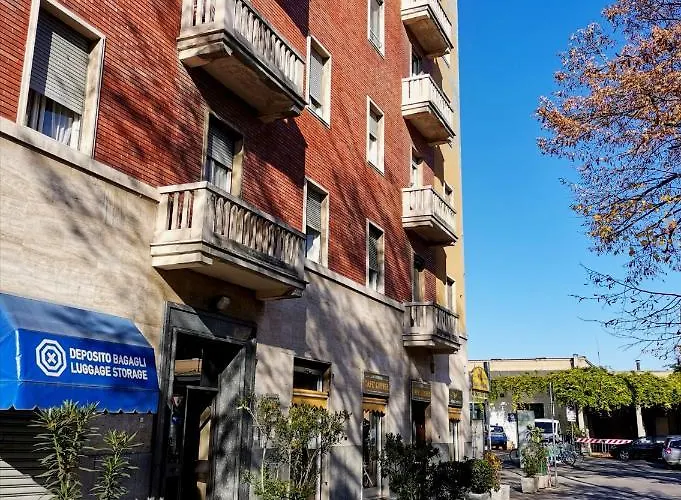 Parma Express Traveller'S Lodging Front Station Fs With Covered Parking Apartamento *