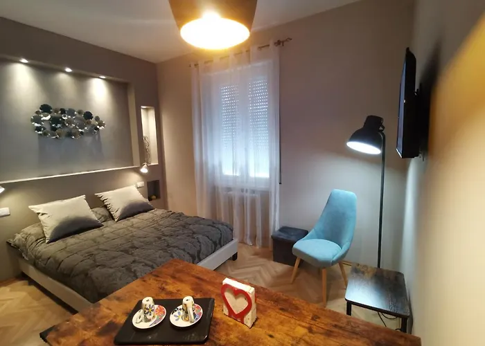 Parma Express Traveller'S Lodging Front Station Fs With Covered Parking Apartamento