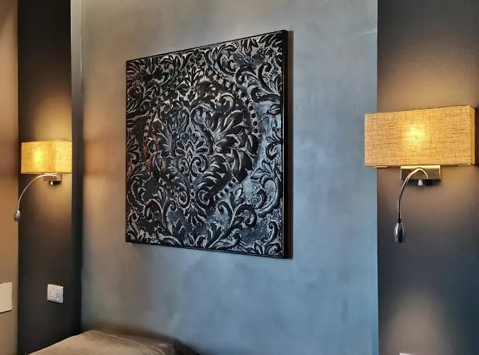 Parma Express Traveller'S Lodging Front Station Fs With Covered Parking Apartment *