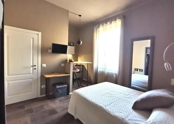 Parma Express Traveller'S Lodging Front Station Fs With Covered Parking Apartment