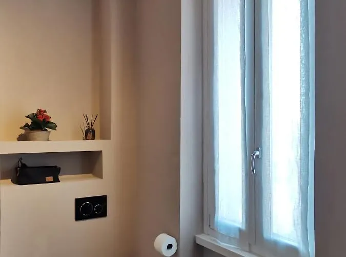 Apartamento Parma Express Traveller'S Lodging Front Station Fs With Covered Parking Parma