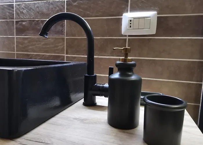 Parma Express Traveller'S Lodging Front Station Fs With Covered Parking Apartment