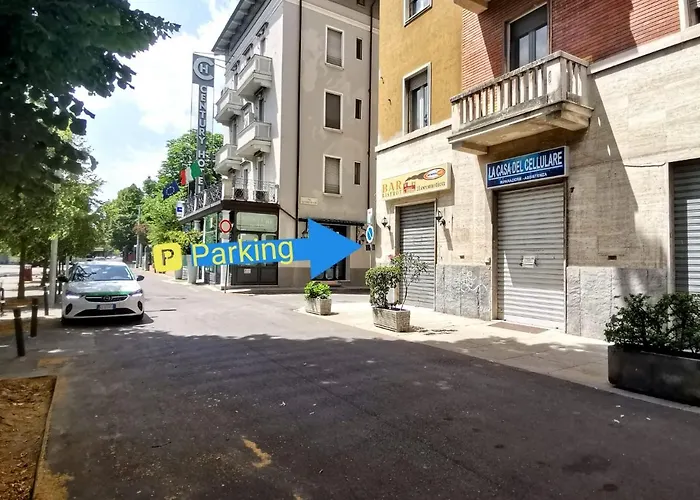 Appartamento Parma Express Traveller'S Lodging Front Station Fs With Covered Parking *